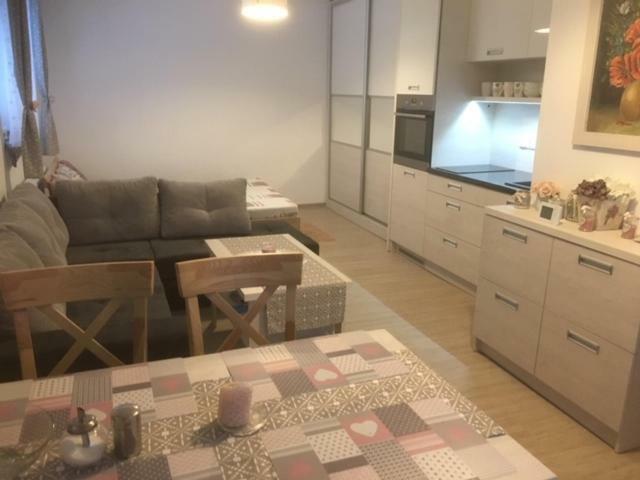 Apartman Filipovice S Letni Terasou Buitenkant foto