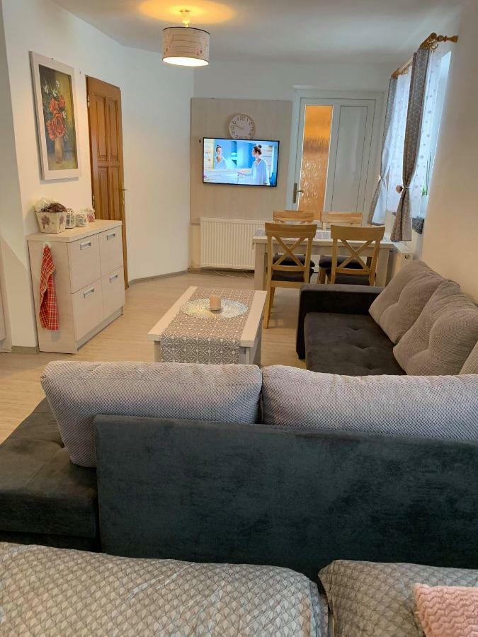 Apartman Filipovice S Letni Terasou Buitenkant foto